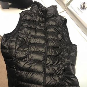 Black puffer vest